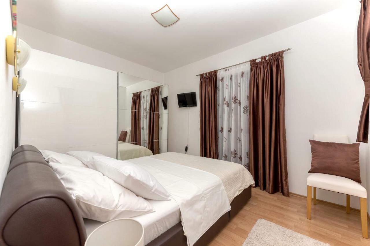 גראדאץ Apartmani Zara & Maris מראה חיצוני תמונה